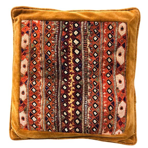 Set of Vintage Throw Pillows Square Floral Tapestry Round Crochet Sequin 1970s - Picture 8 of 11